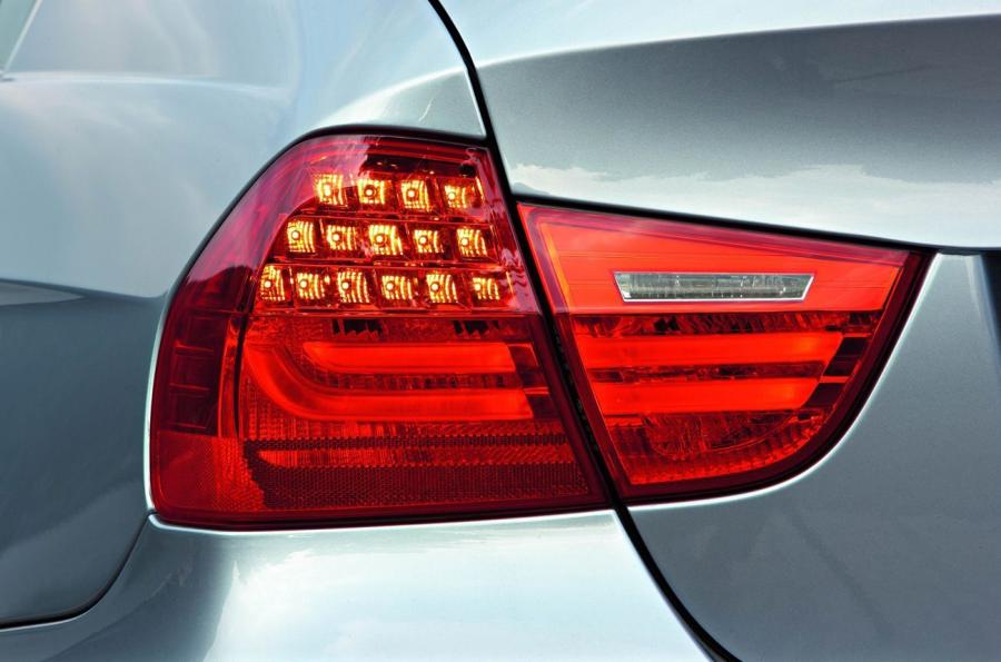  BMW 3-Series 2008 года  (фото 3 из 34)